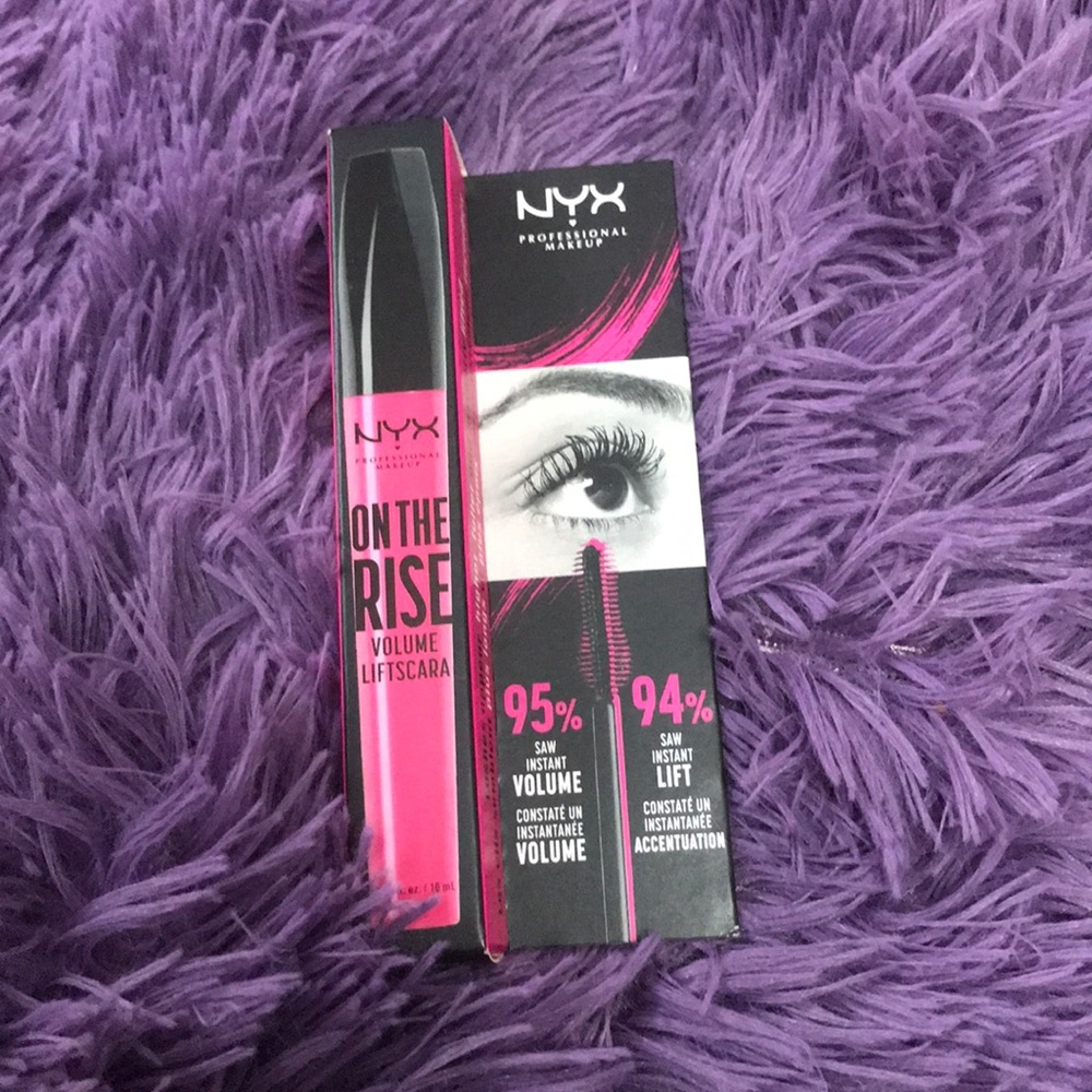 Mascara - Picture 3 of 4